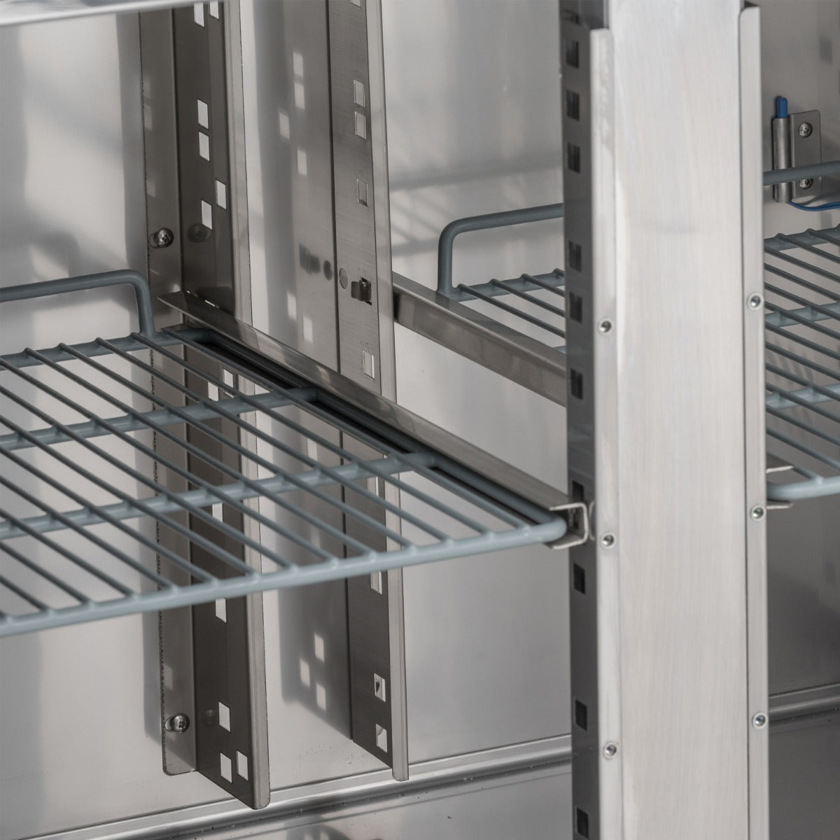 Double Hinged Door Counter Freezer With Upstand