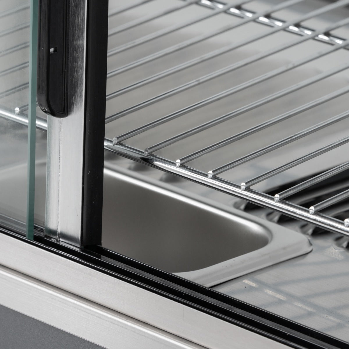 136L Counter Top Dual Access Heated Merchandiser