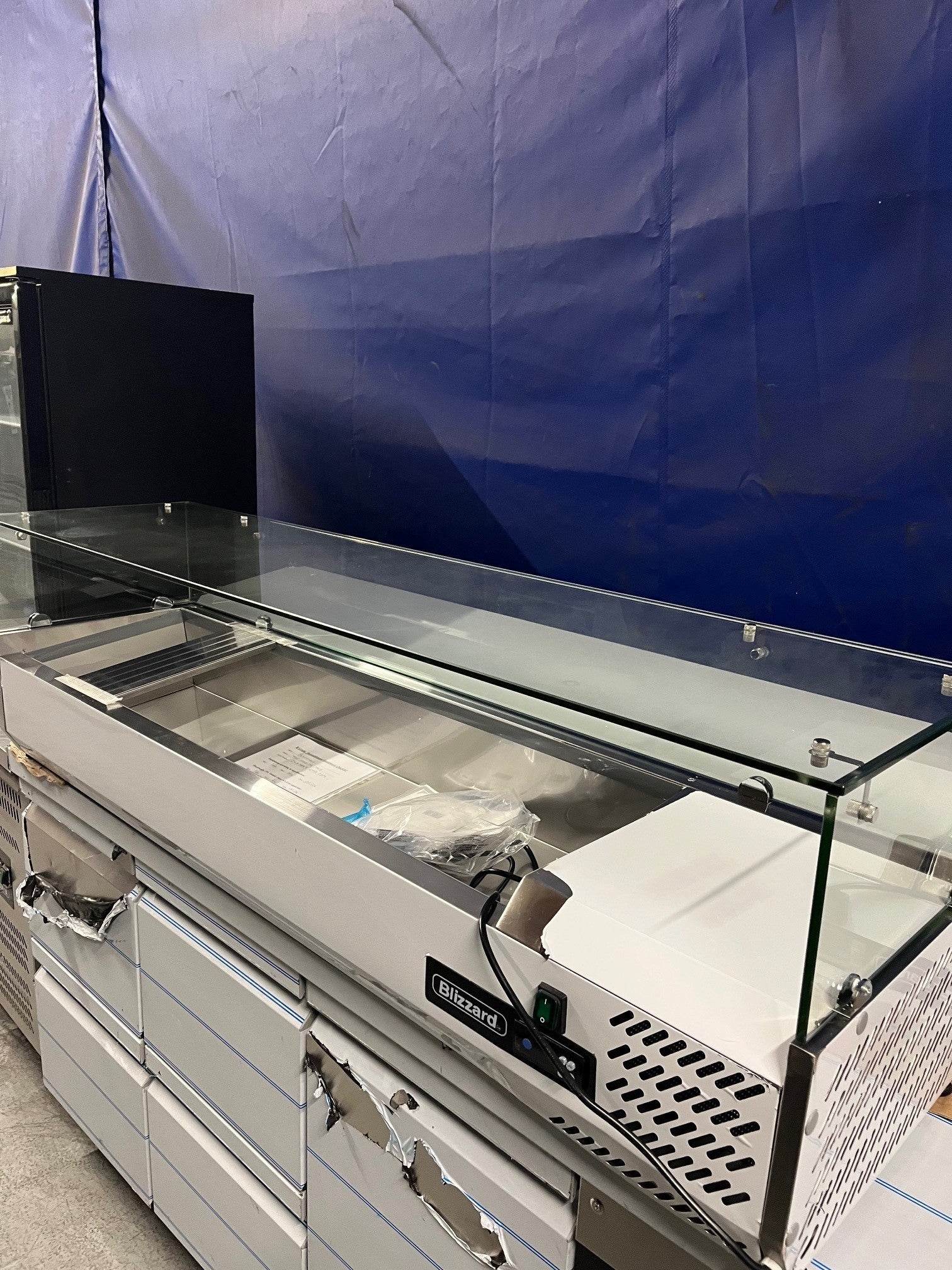 Graded-100008 1.5m Glass Canopy 1/3 Gastronorm Prep Top
